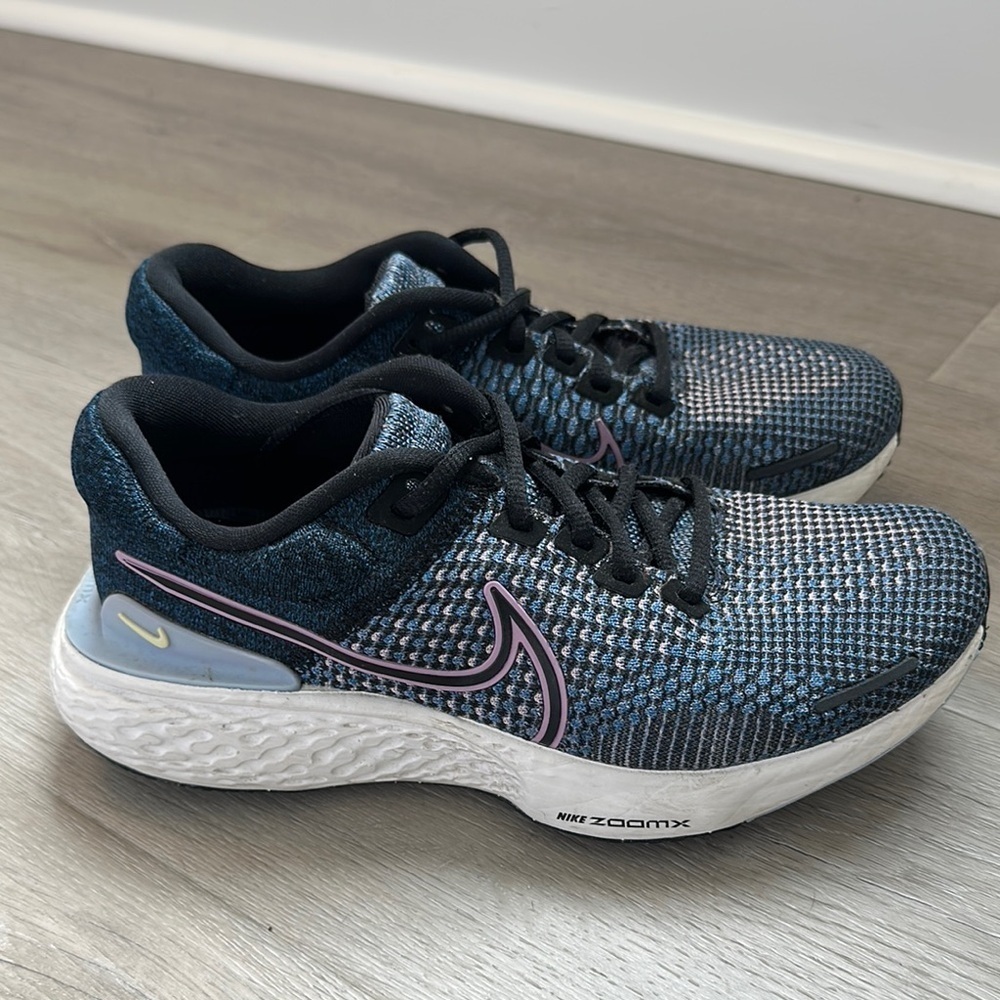 Nike Blue and Black Sneakers with Sleek Design Womens size 8